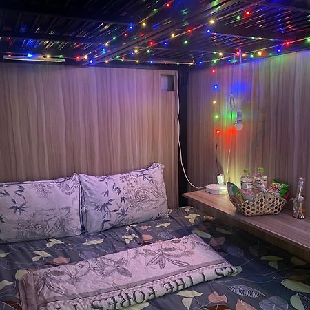 Апартаменти Start House Dorm Walk 5 Minutes To The Airport Хошимін Екстер'єр фото