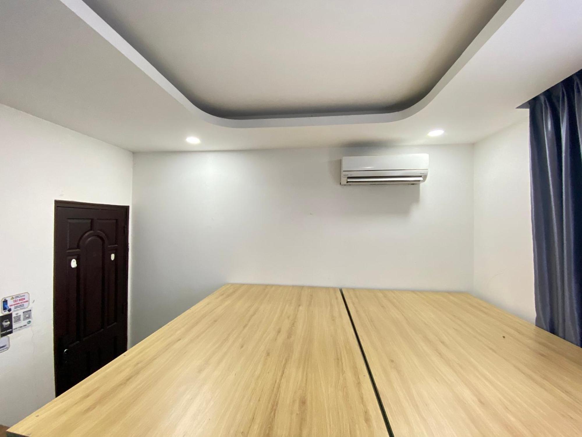 Апартаменти Start House Dorm Walk 5 Minutes To The Airport Хошимін Екстер'єр фото