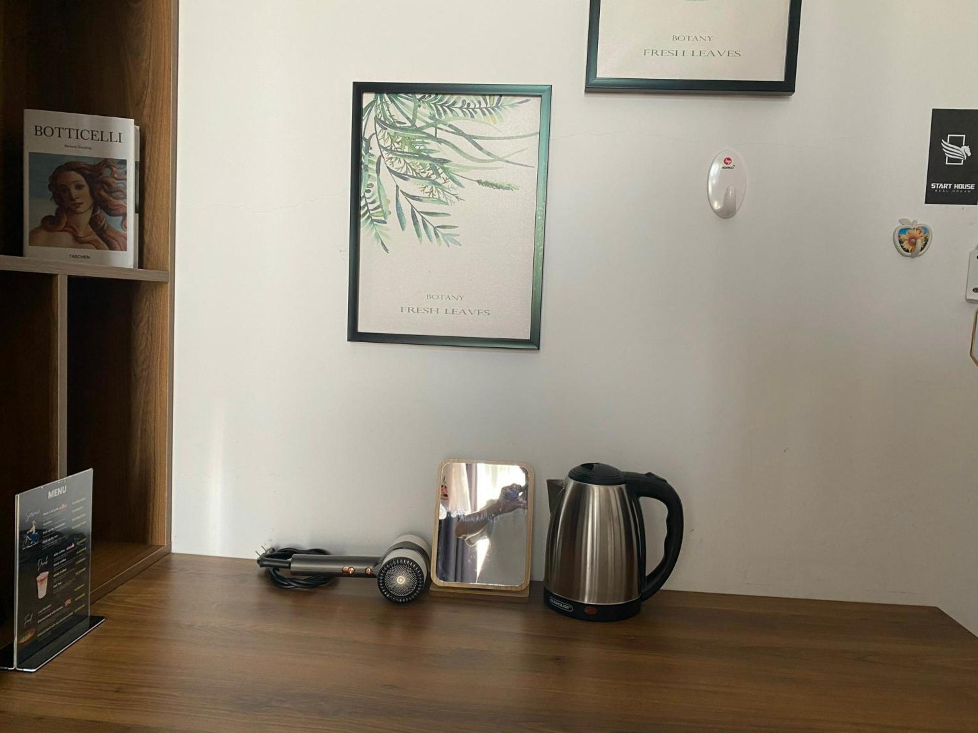 Апартаменти Start House Dorm Walk 5 Minutes To The Airport Хошимін Екстер'єр фото
