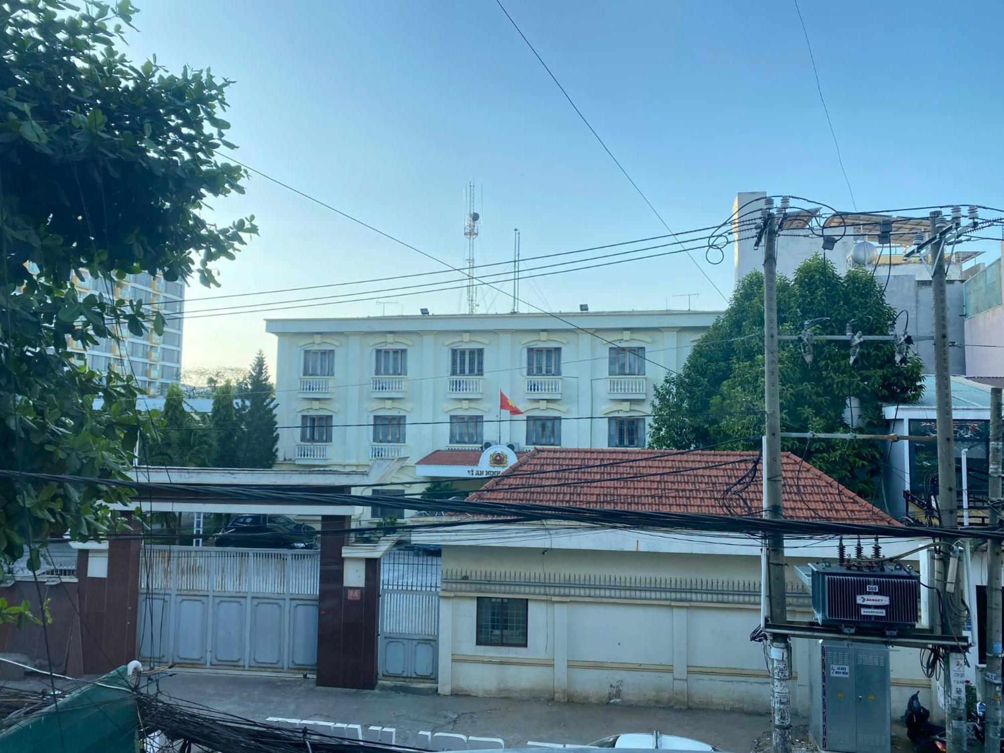 Апартаменти Start House Dorm Walk 5 Minutes To The Airport Хошимін Екстер'єр фото