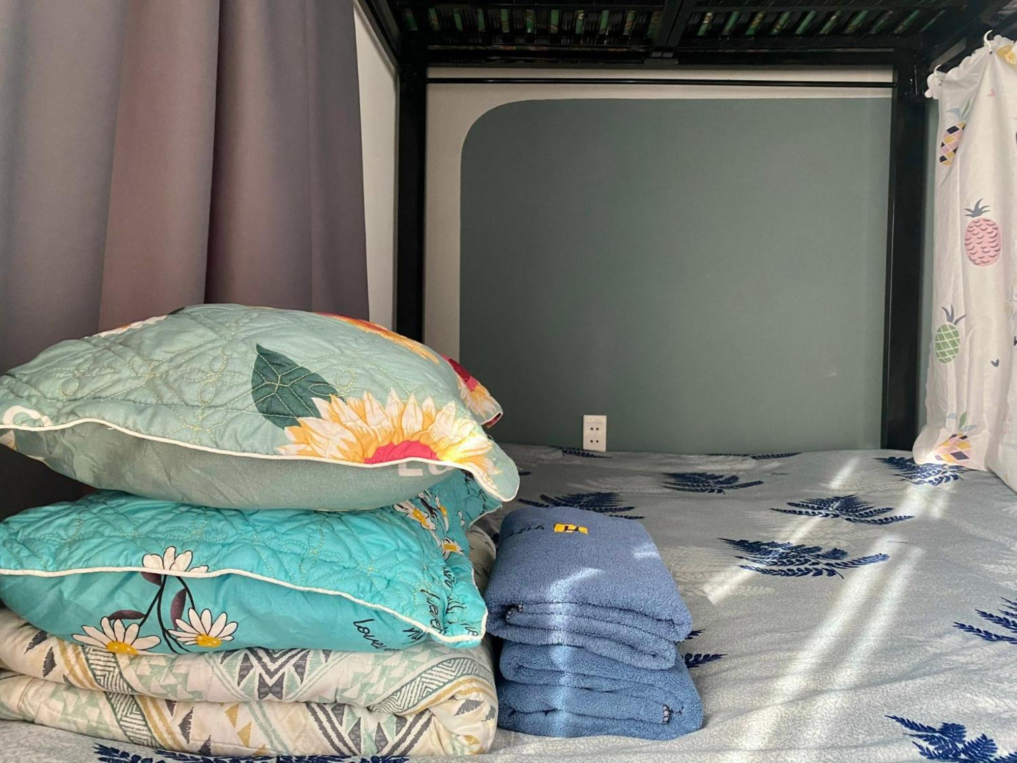 Апартаменти Start House Dorm Walk 5 Minutes To The Airport Хошимін Екстер'єр фото