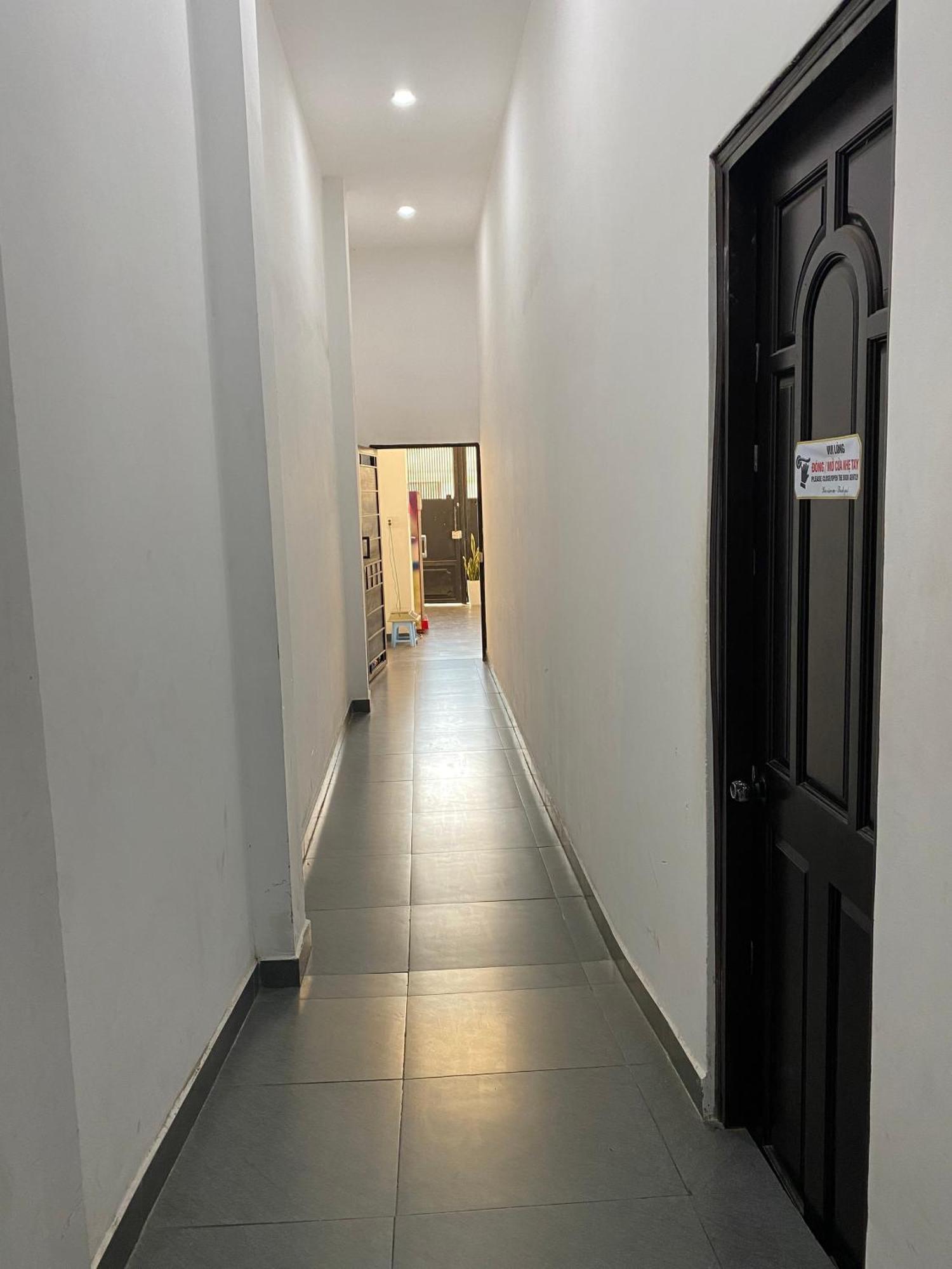 Апартаменти Start House Dorm Walk 5 Minutes To The Airport Хошимін Екстер'єр фото